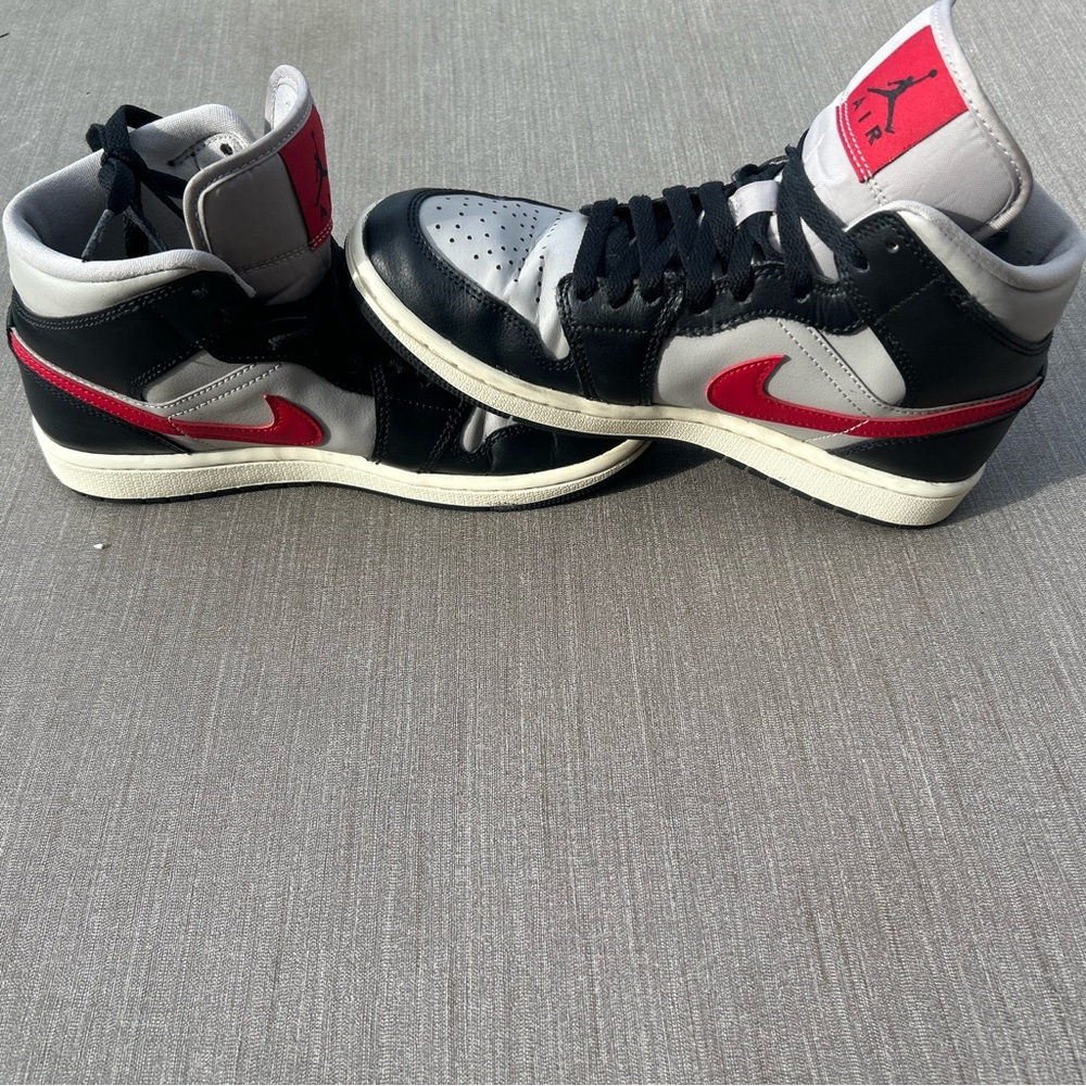 Nike Air Jordan’s 1 Mid Black Gym Red College Grey Sneakers BQ6472-060 Womens 7 - Picture 13 of 16